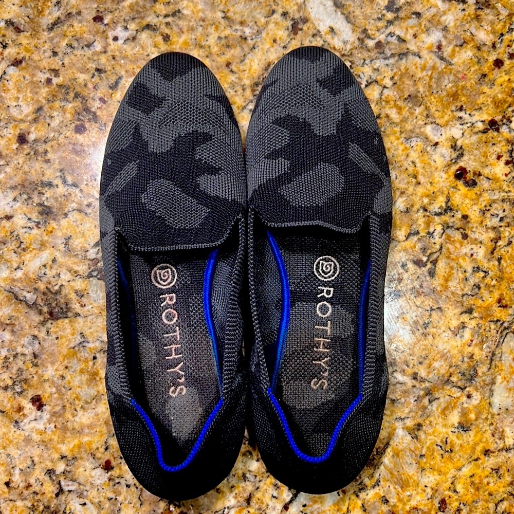 Grey & black camo Rothys loafers size 8.5, EUC
